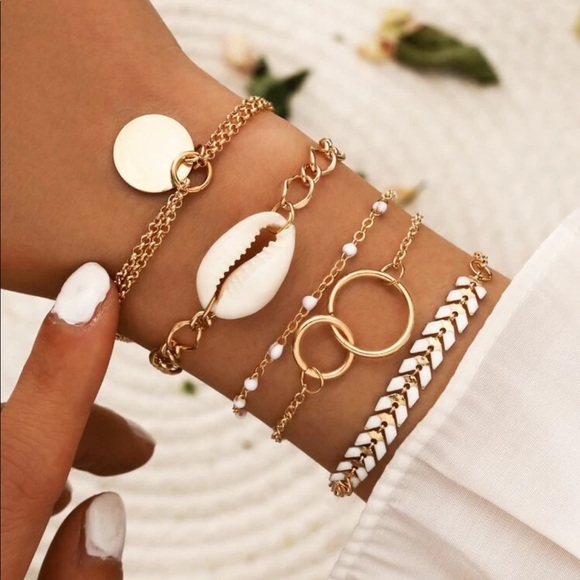 Jewelry - 🆕 Shell Bracelet Set